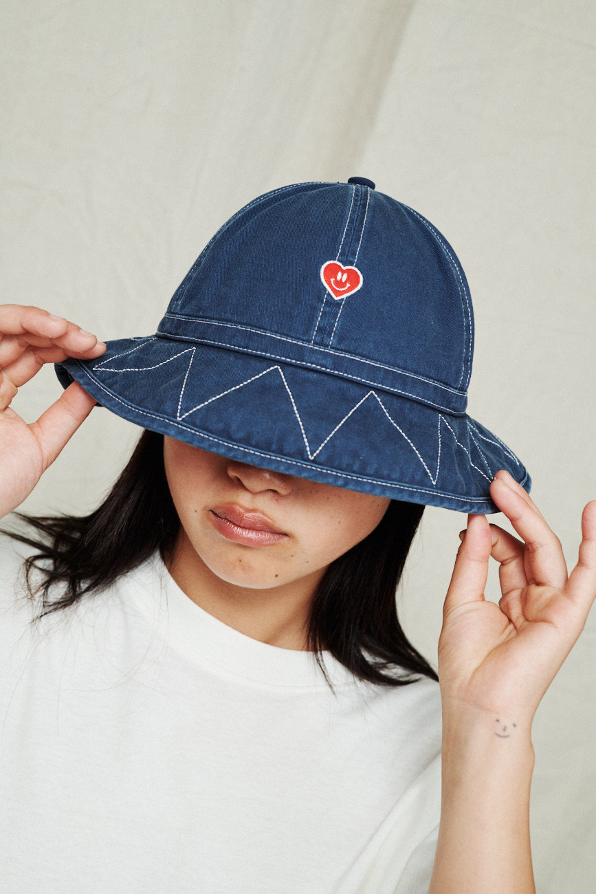 A sun cap - Indigo