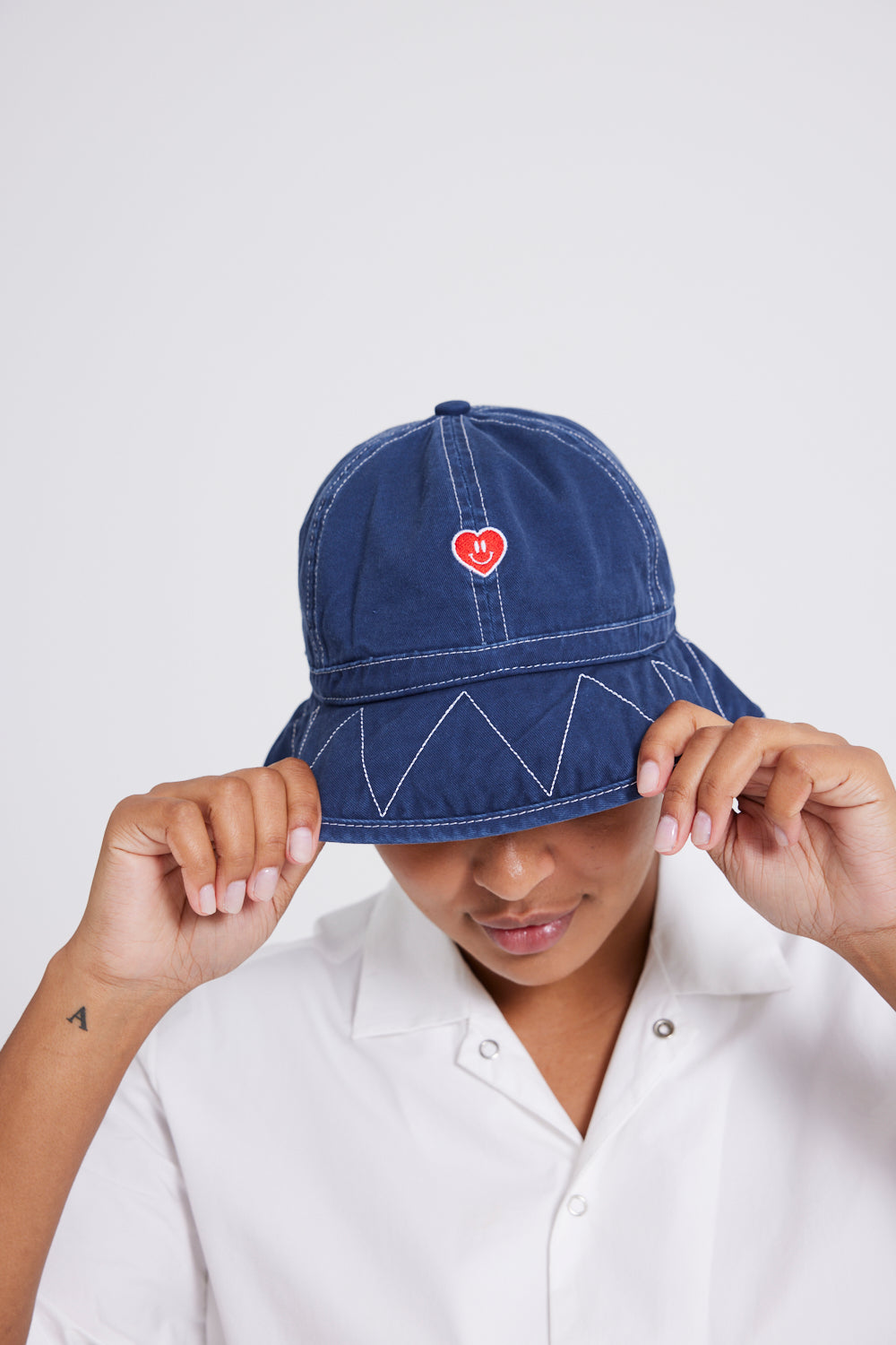 A sun cap - Indigo